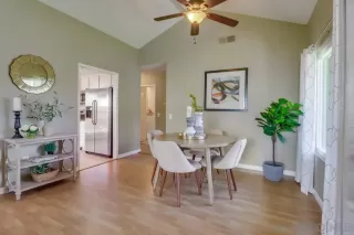 Photo #5: 230006385 Listing