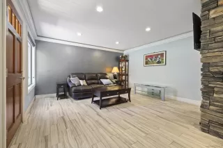 Photo #2: 230006457 Listing