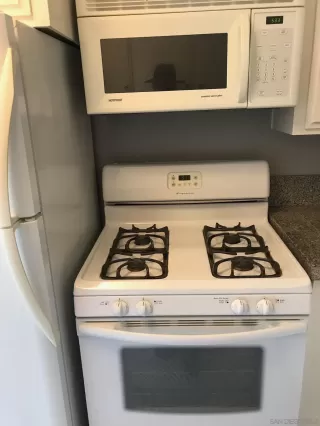 Photo #3: 230006461 Listing