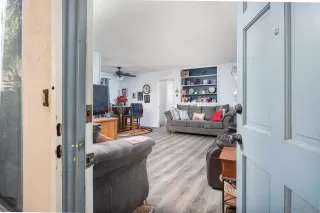 Photo #6: 230006634 Listing