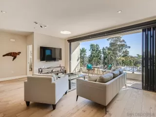 Photo #2: 230006649 Listing