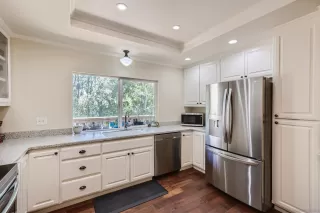 Photo #6: 230006700 Listing