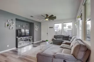 Photo #4: 230006731 Listing