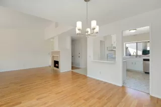 Photo #4: 230006801 Listing