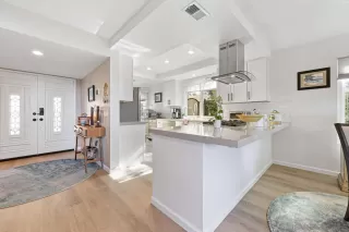 Photo #4: 230006803 Listing