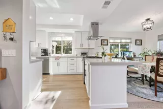 Photo #5: 230006803 Listing