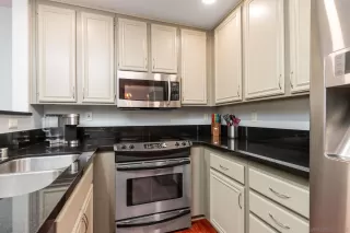 Photo #5: 230006908 Listing