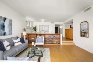 Photo #5: 230006936 Listing