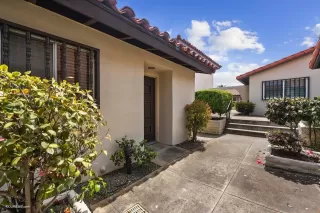 Photo #2: 230006986 Listing