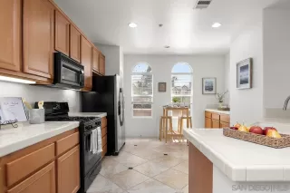 Photo #5: 230007012 Listing 