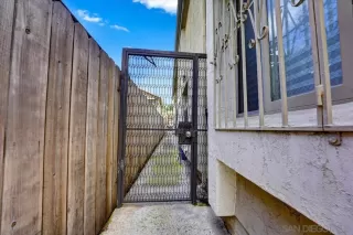 Photo #2: 230007031 Listing