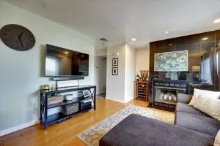 Photo #5: 230007031 Listing