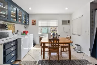 Photo #4: 230007032 Listing