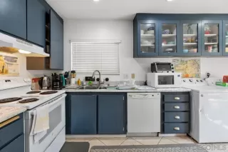 Photo #5: 230007032 Listing