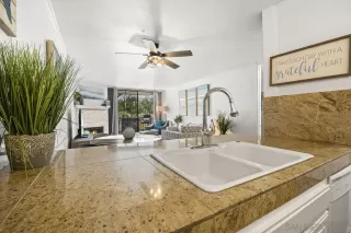 Photo #6: 230007037 Listing 