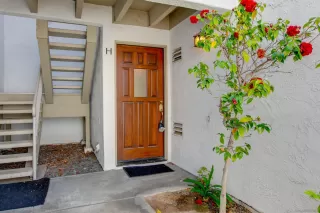 Photo #3: 230007090 Listing