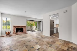 Photo #6: 230007090 Listing