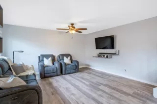 Photo #5: 230007099 Listing