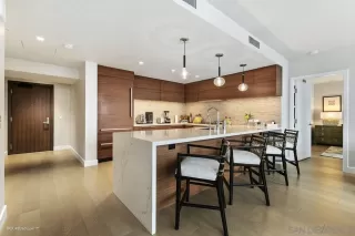 Photo #4: 230007119 Listing