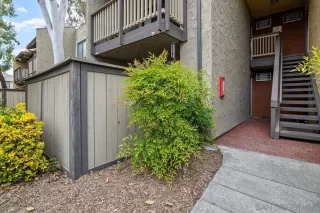 Photo #3: 230007122 Listing