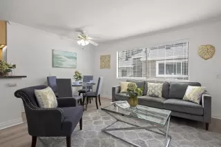 Photo #2: 230007123 Listing