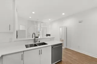 Photo #3: 230007148 Listing