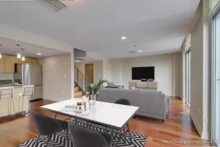 Photo #3: 230007152 Listing