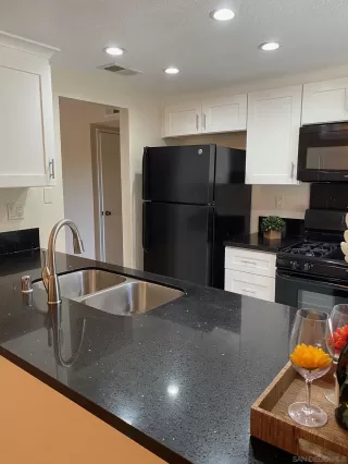 Photo #2: 230007326 Listing 