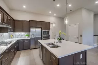 Photo #6: 230007397 Listing