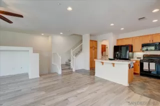 Photo #3: 230007398 Listing