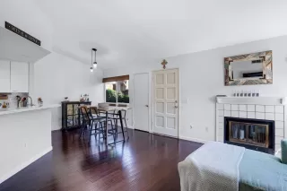 Photo #2: 230007512 Listing