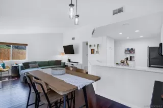 Photo #3: 230007512 Listing