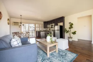 Photo #3: 230007521 Listing