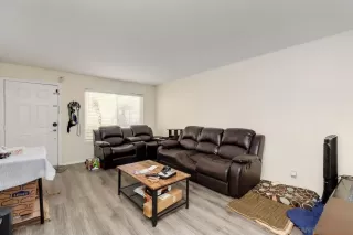 Photo #2: 230007590 Listing