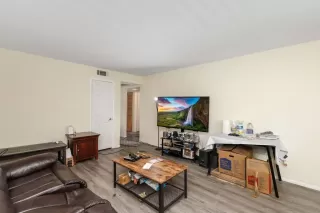 Photo #3: 230007590 Listing