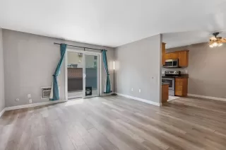 Photo #3: 230007626 Listing