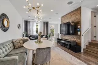 Photo #2: 230007678 Listing