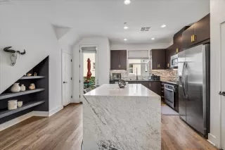 Photo #4: 230007678 Listing