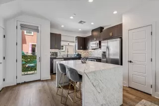 Photo #5: 230007678 Listing