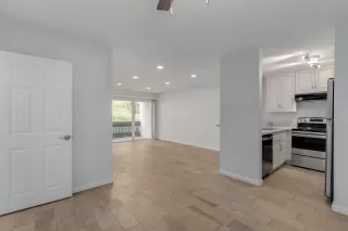 Photo #3: 230007716 Listing