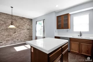 Photo #4: 230007847 Listing