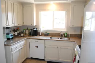 Photo #3: 230007925 Listing