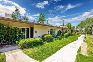 Photo #2: 230007926 Listing