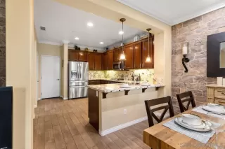 Photo #2: 230007942 Listing