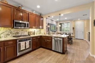 Photo #4: 230007942 Listing