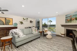 Photo #4: 230007975 Listing