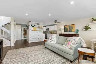 Photo #5: 230007975 Listing