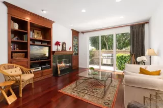 Photo #3: 230007993 Listing