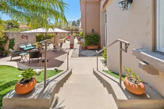 Photo #5: 230007993 Listing