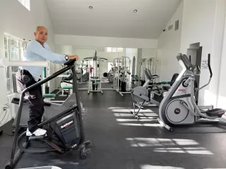 Photo #6: 230008020 Listing